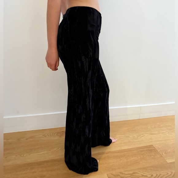BETSEY JOHNSON BLACK CRUSHED VELVET WIDE LEG HIGH WAIST PANTS-2 - Picture 5 of 17
